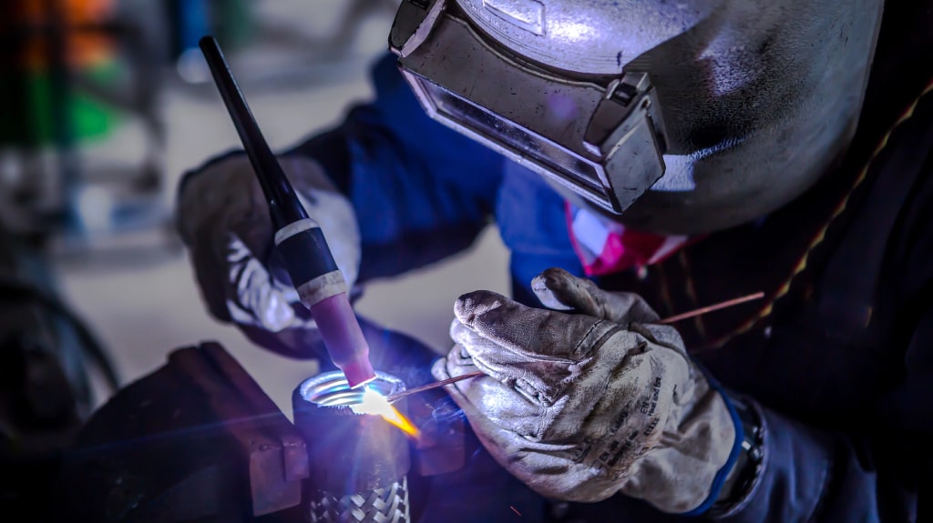 مهارت در کار با دستگاه‌های مدرن جوشکاری